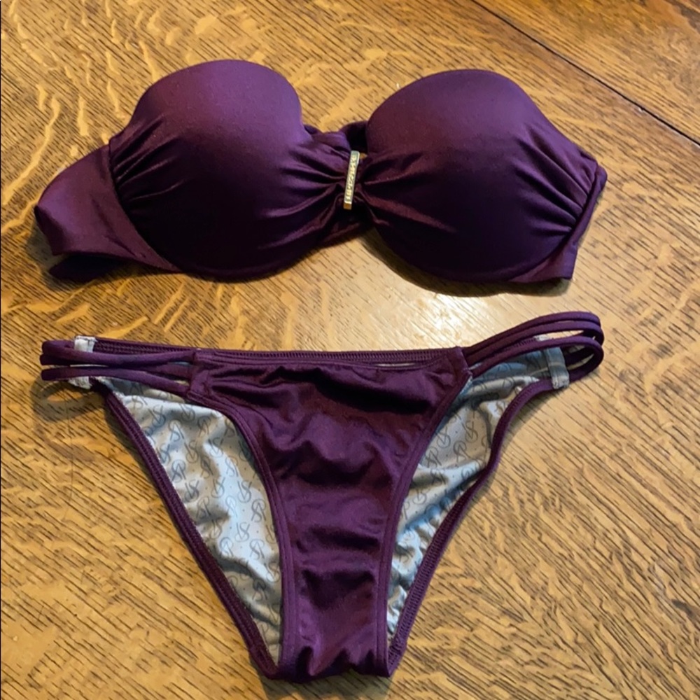Victoria’s Secret bikini